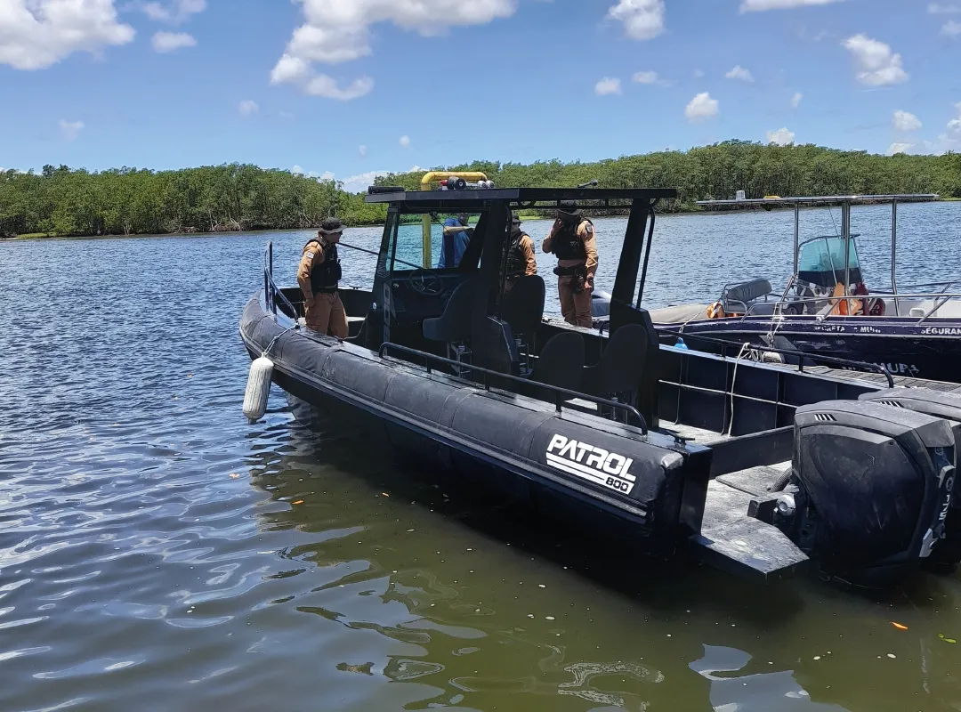 polimarine-embarcacoes-p800_5_11zon